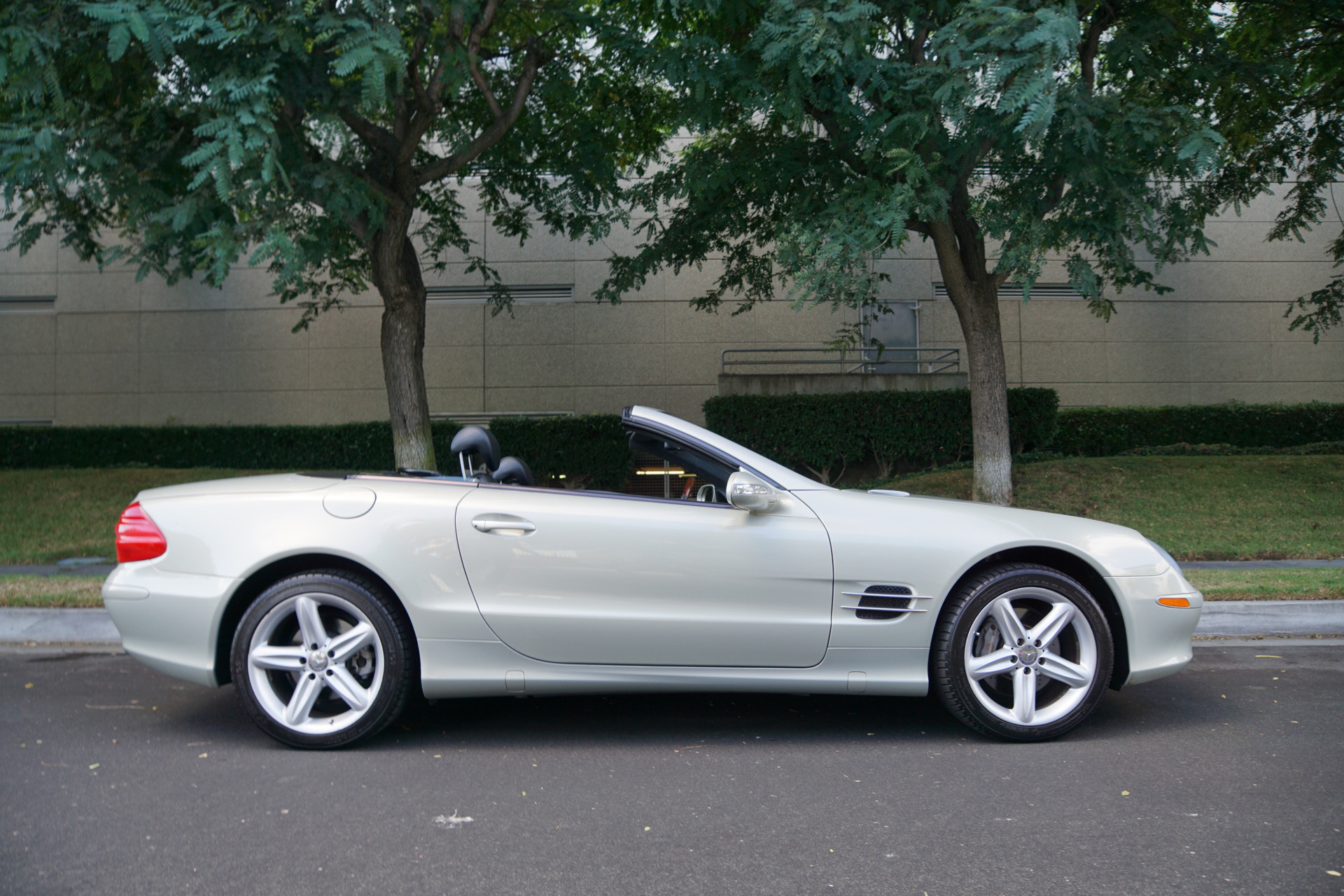 2003 Mercedes-Benz SL500 - Plate 4