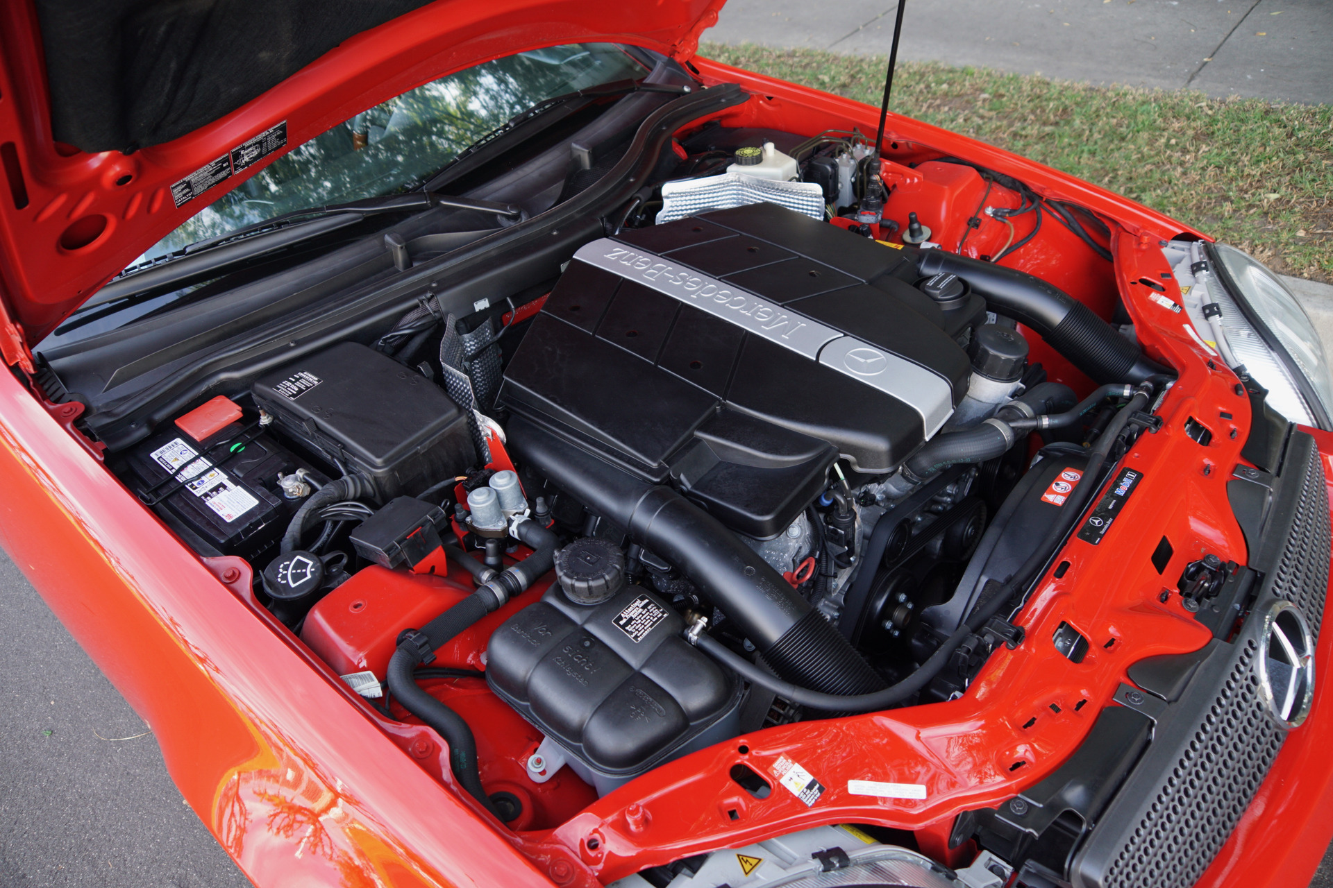 2004 Mercedes-Benz SLK320 - Plate 17