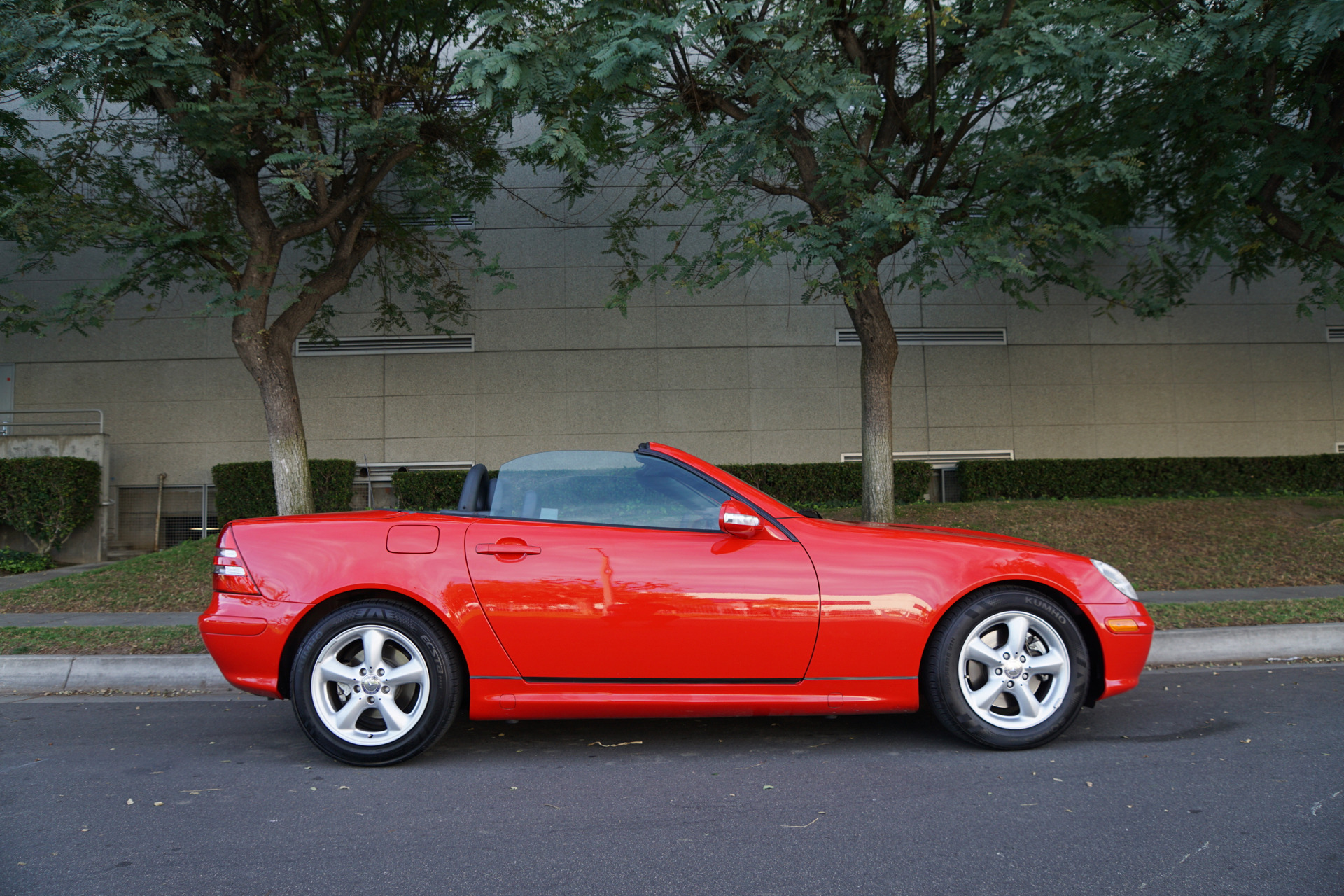 2004 Mercedes-Benz SLK320 - Plate 4