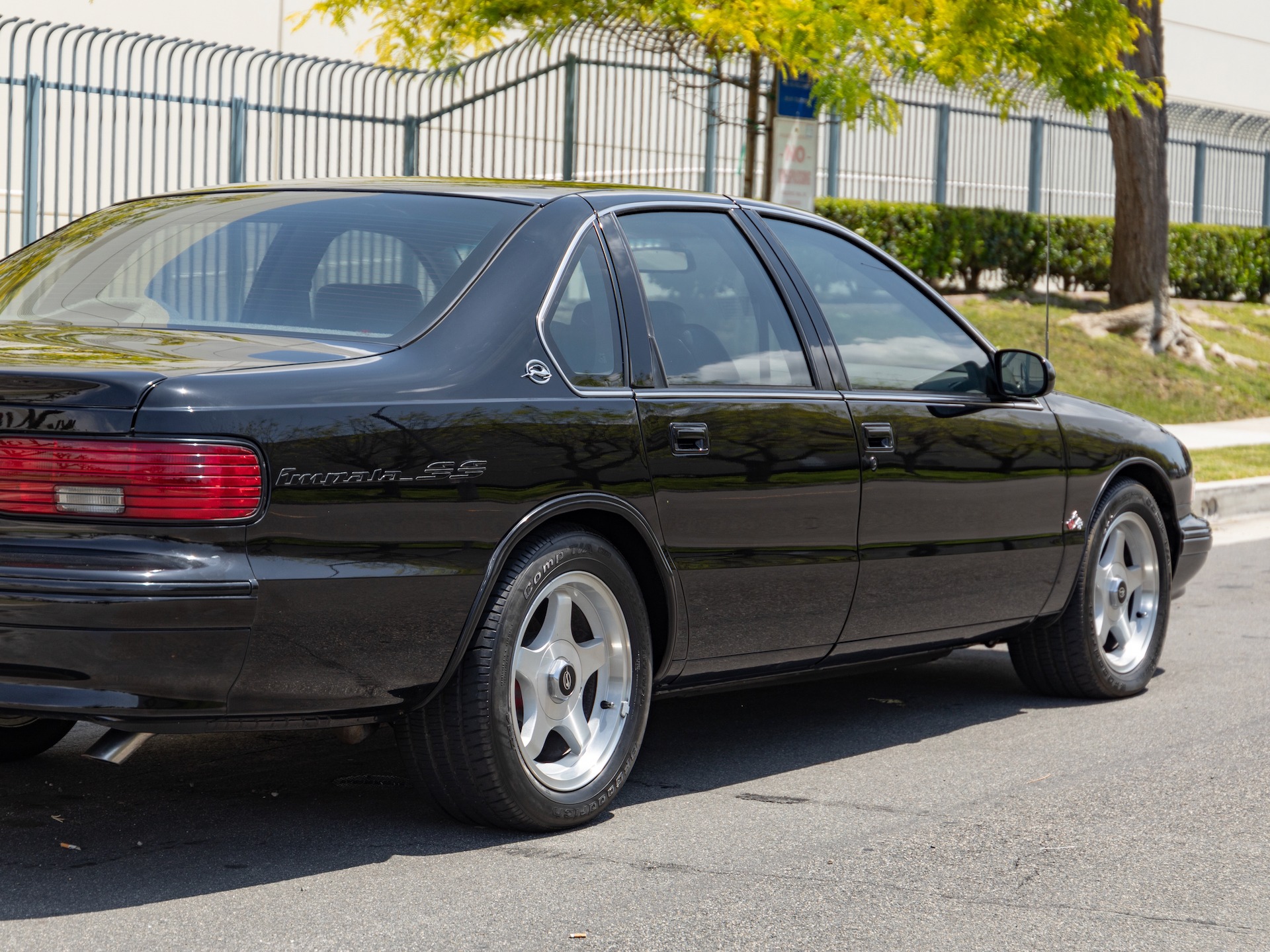 1996 Chevrolet Impala SS - Plate 6