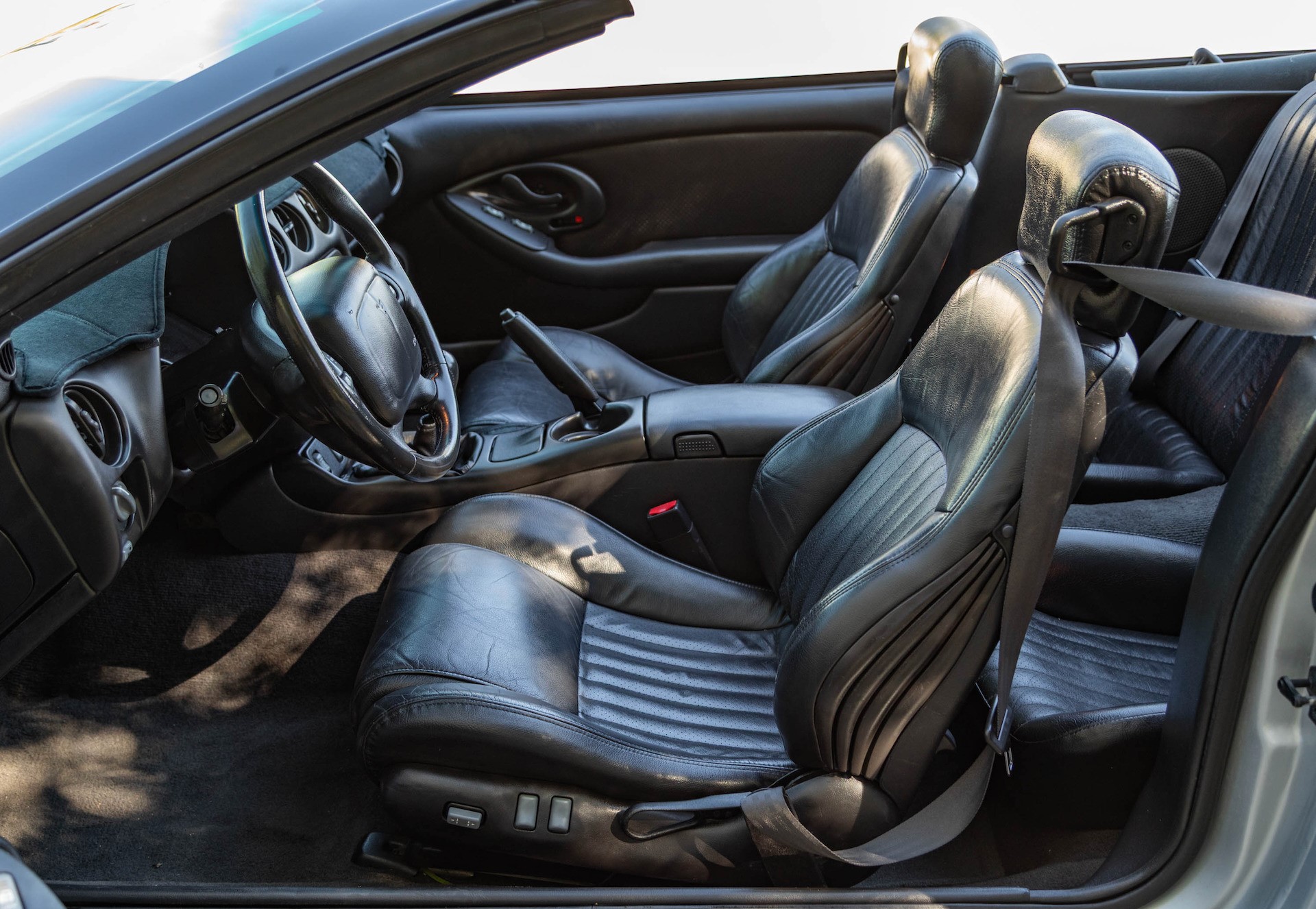 2002 Pontiac Firebird - Plate 14